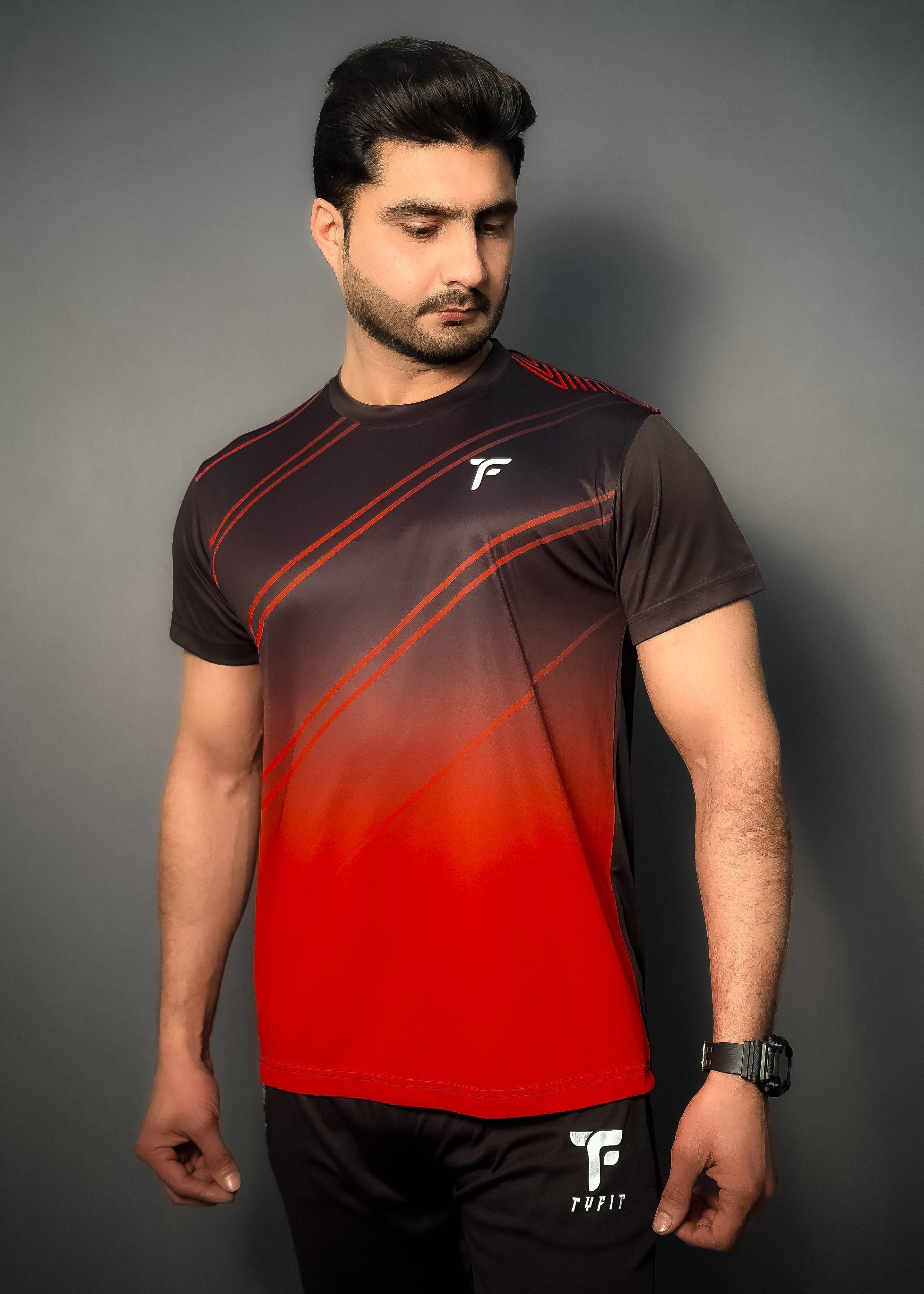 Men Premium class t shirt in red front two stripe tyfit